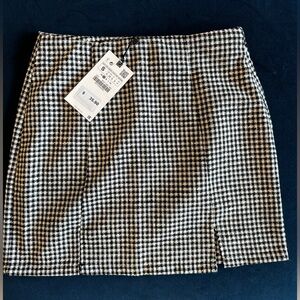 NWT- Zara houndstooth Skirt- Small